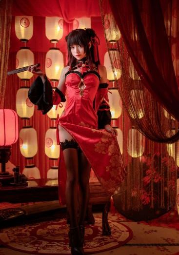 《商务旅游和女老板戴的帽子》