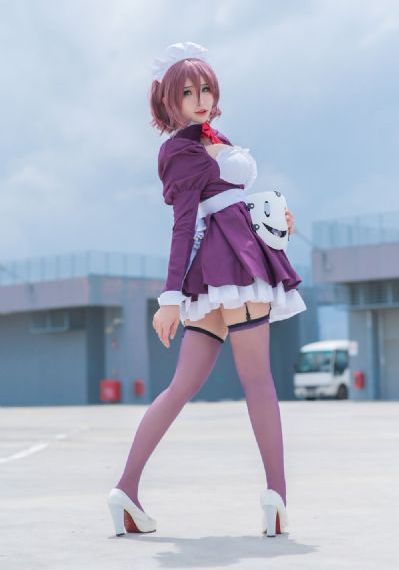 年轻漂亮的女邻居2