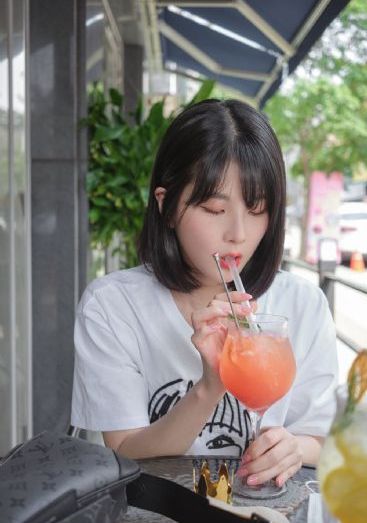 周末同床在线播放