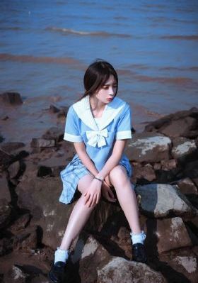 美女和老师拔萝卜